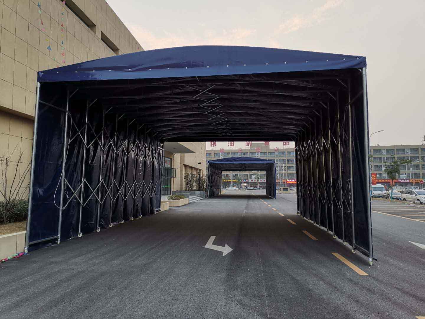 遮陽雨棚如何（hé）清洗及維護保養
