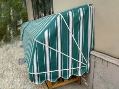 電動（dòng）式伸縮式（shì）檔雨防曬隔離陽光房遮陽雨棚雨蓬（péng）